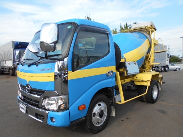 [コンクリートミキサー車] H30 デュトロ カヤバ製 容量2.5立米 走行11.9万km 車検付