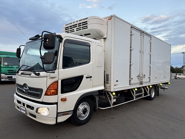 [PG付冷蔵冷凍車] H26 レンジャー 東プレ-30℃設定 6.3mワイドボディ 格納PG 左観音扉 積載2.45t ベッド付 エアサス 車検付(R8/6月)
