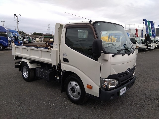 [ローダーダンプ] H30 デュトロ 新明和製 4ナンバー 積載3t コボレーン付 走行5.8万km