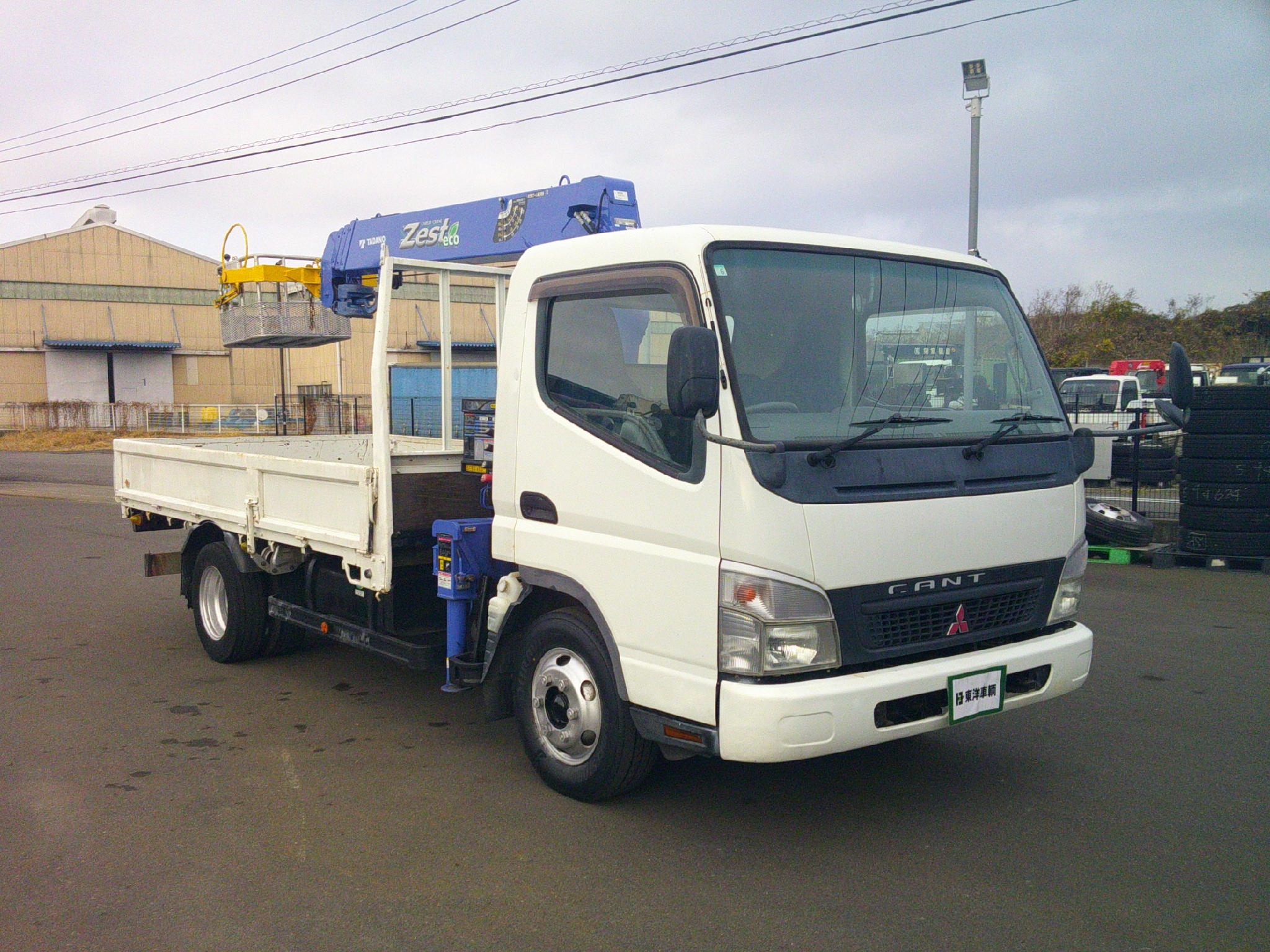 [クレーン付 平ボディ] H18 キャンター 4段ラジコン 2.6t吊り ワイドロング 積載2t 走行9.5万km