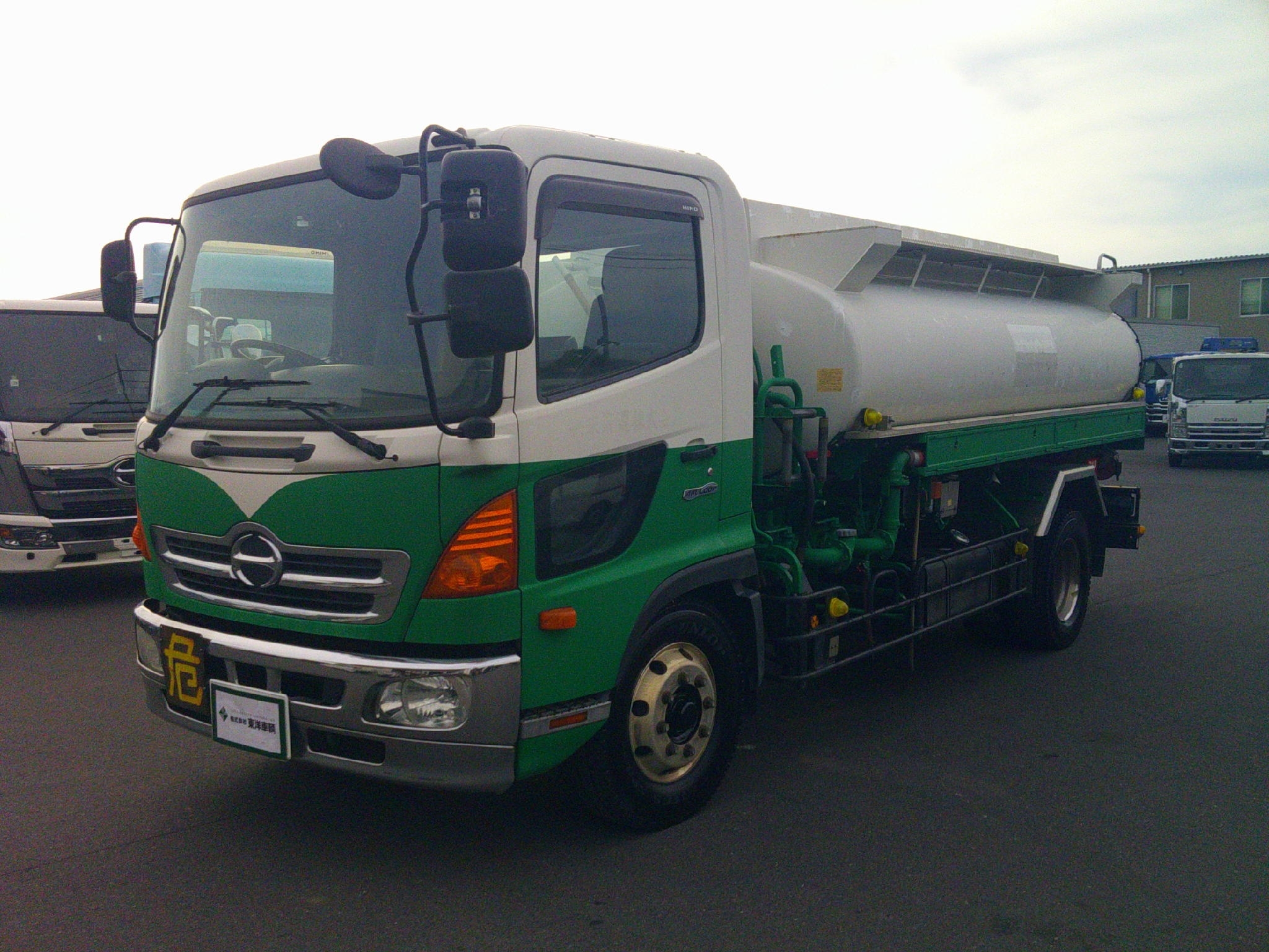 [タンクローリー] H24 レンジャー 新明和製 容量8KL 各2KL4室仕様 増トン 上物書類有 走行15.2万km 車検付